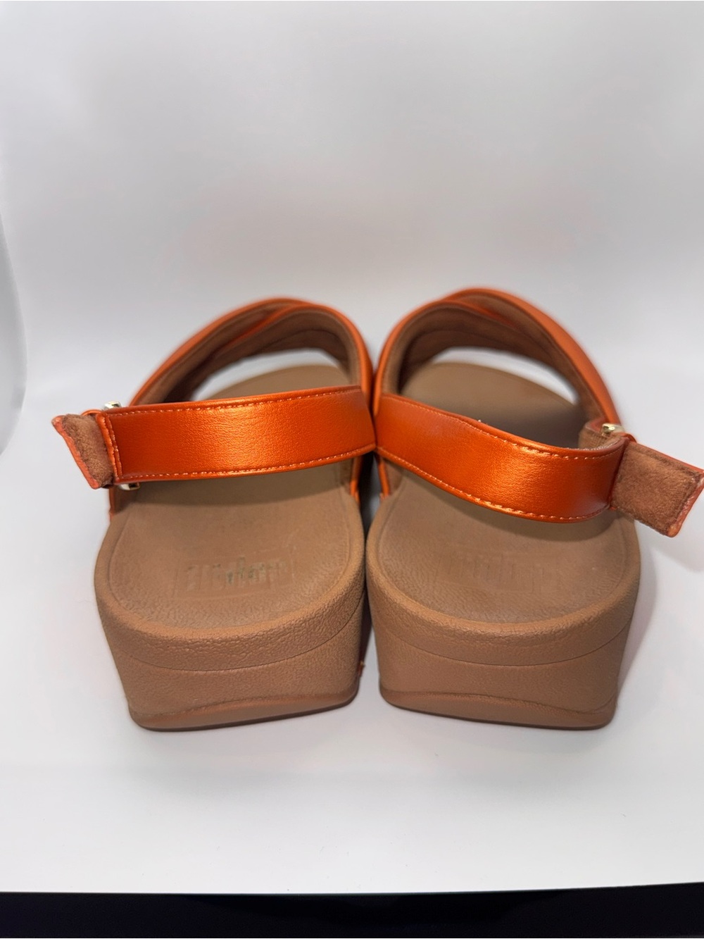 FitFlop Orange Quilted Cross-Strap Slingback Sandals. Size 8 - Picture 3 of 4